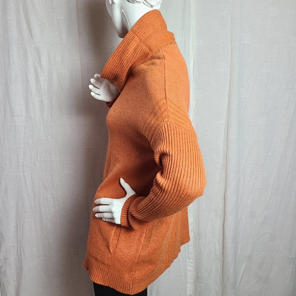 Cyrus Women's Burnt Orange Ribbed Long Sleeves Cowl Neck Pullover Knit Sweater - Picture 4 of 12